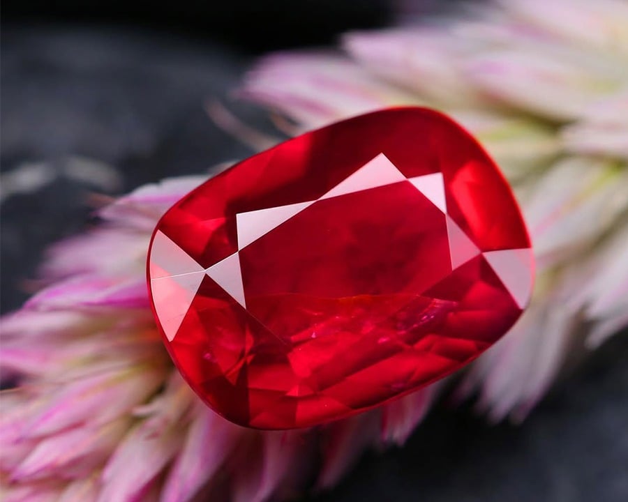 Đá Garnet khắc chế năng lượng xấu của sao Thái Bạch